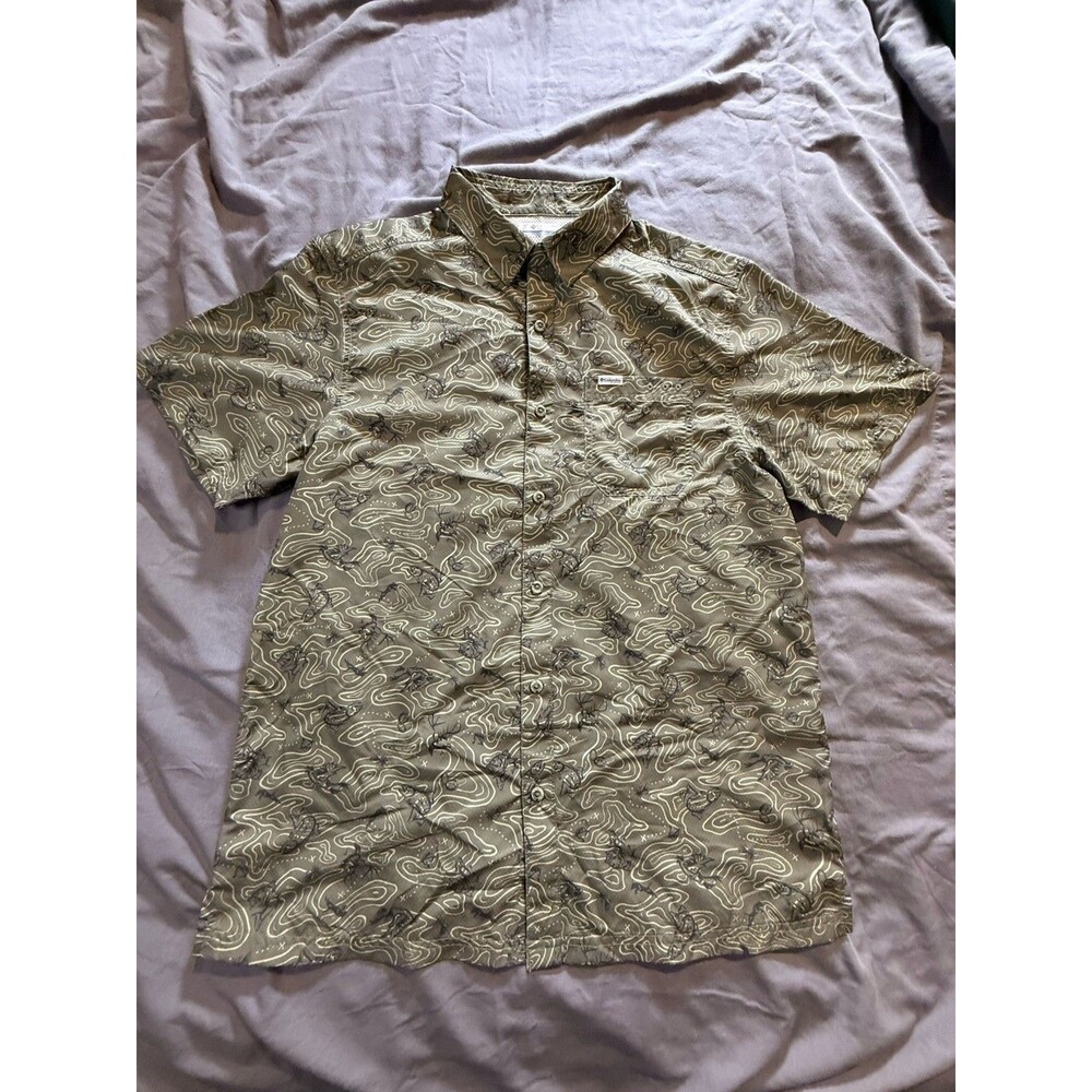 Columbia Men's PFG M Olive Beige Fish Print Short Sleeve Button-Up Shirt